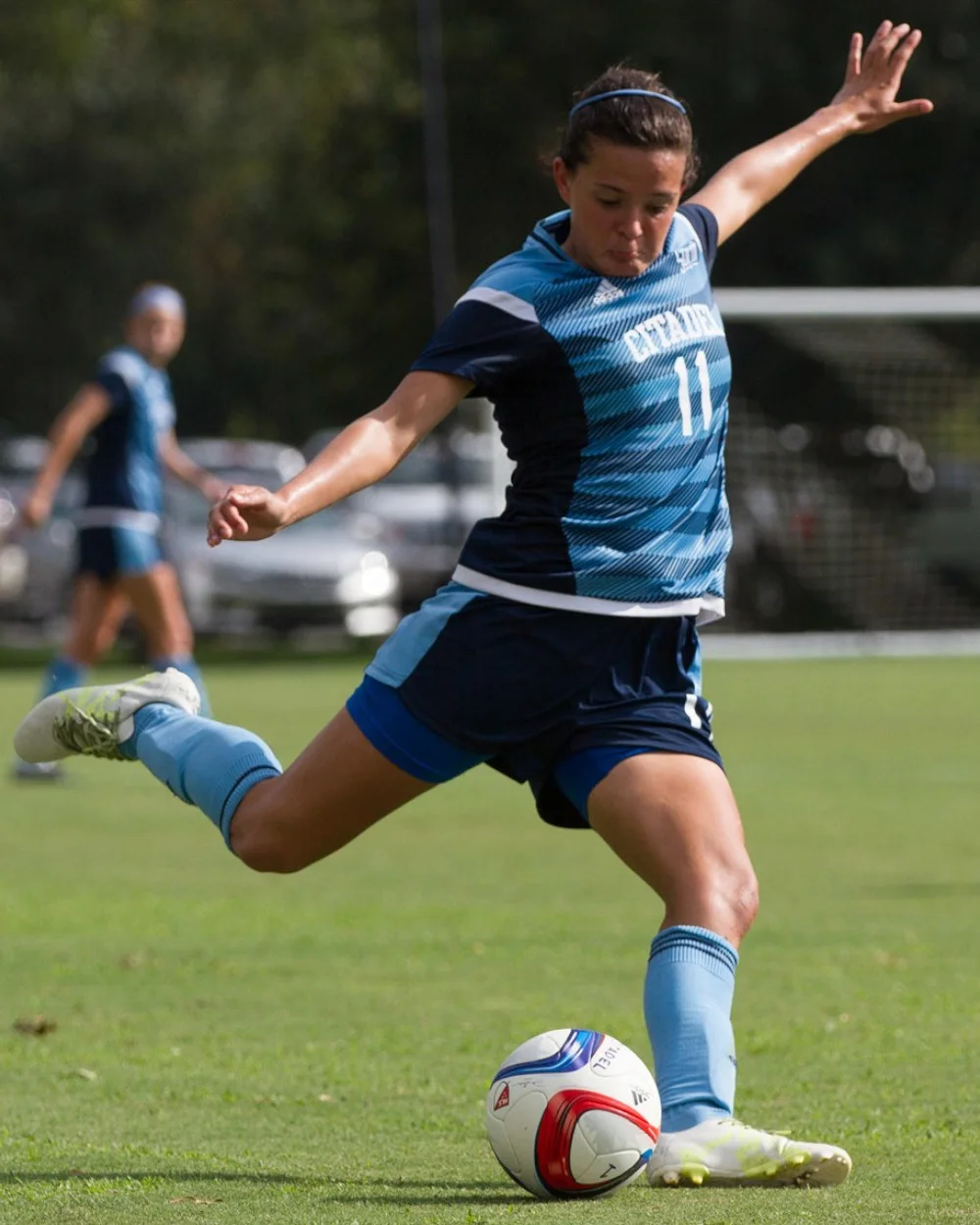Emilie Valenciano jugando fútbol universitario en Estados Unidos